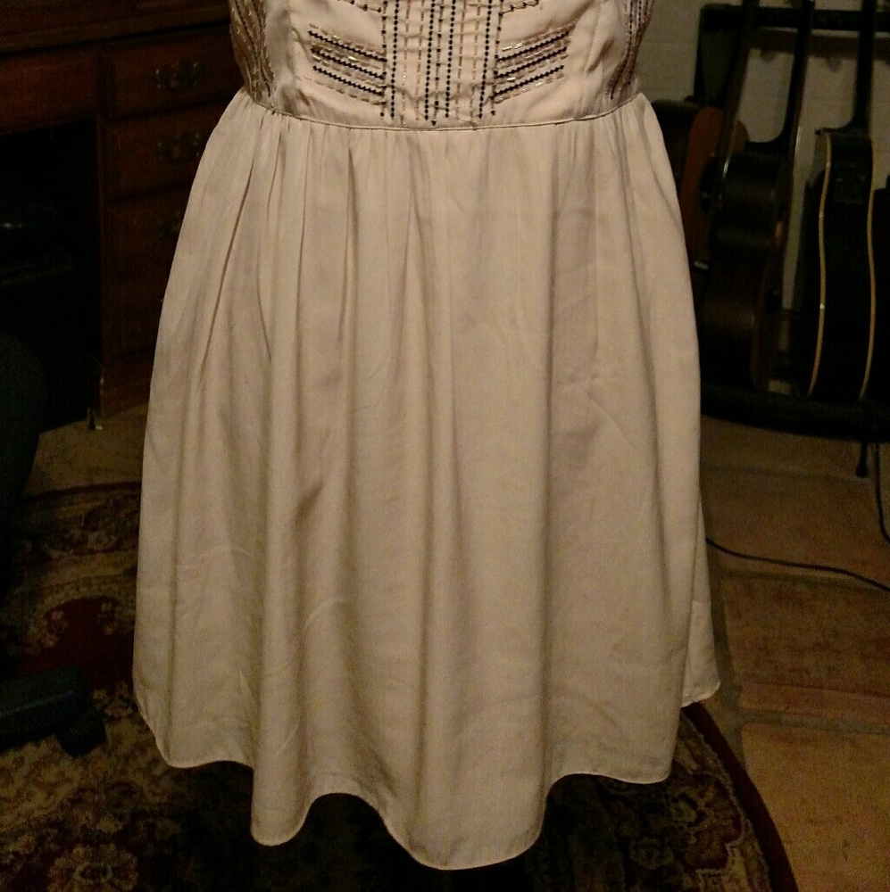 Dress - Picture 5 of 5